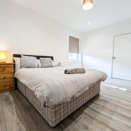 Cozy Central Apartments - With Private Kitchens & Bathrooms Portsmouth Buitenkant foto