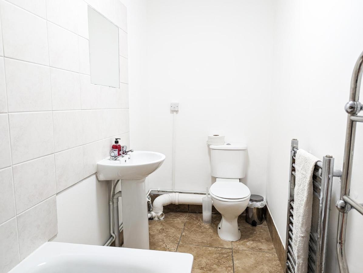 Cozy Central Apartments - With Private Kitchens & Bathrooms Portsmouth Buitenkant foto