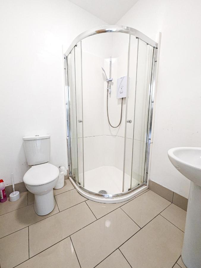 Cozy Central Apartments - With Private Kitchens & Bathrooms Portsmouth Buitenkant foto