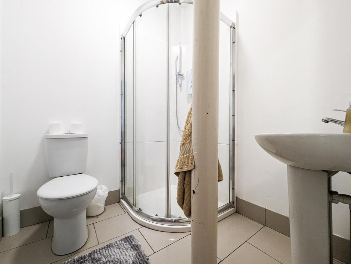 Cozy Central Apartments - With Private Kitchens & Bathrooms Portsmouth Buitenkant foto